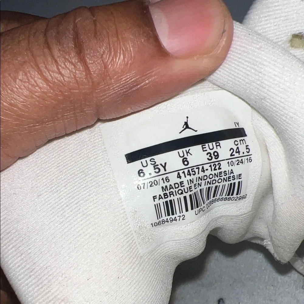 Kids size 6.5Y Jordan 13 Retro Chicago Cherry & White - Picture 7 of 11
